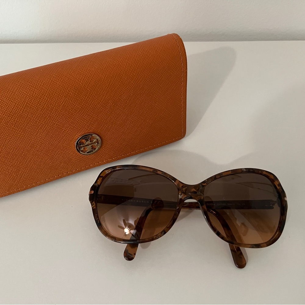 Tory Burch Brown Tortious Shell Sun Glasses